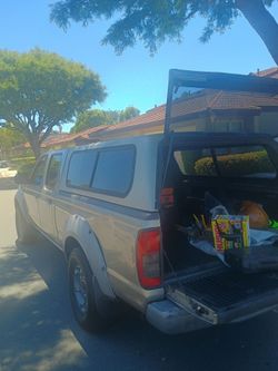 Vendo camper para Nissan frontier caja larga en buenas condiciones