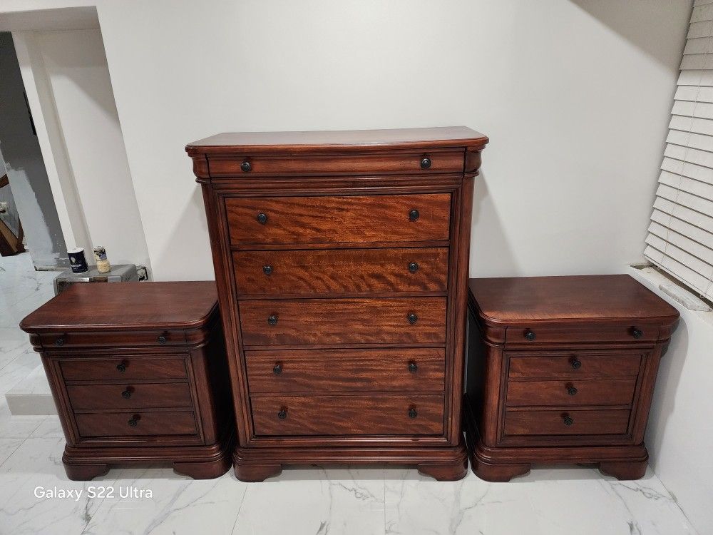 💥DRESSER 2 NIGHT STANDS💥