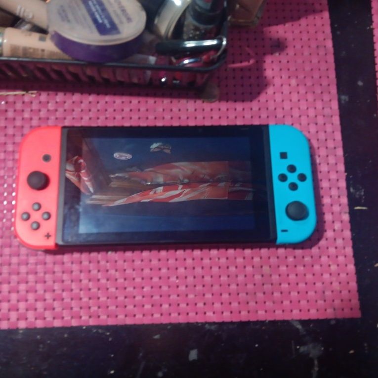 Like New Nintendo Switch Comes Wit 1 Game 