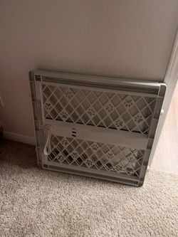 Pet gate