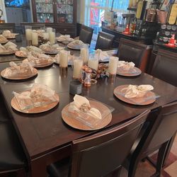 Dining Room Table Excellent Condition  Will take Trades 