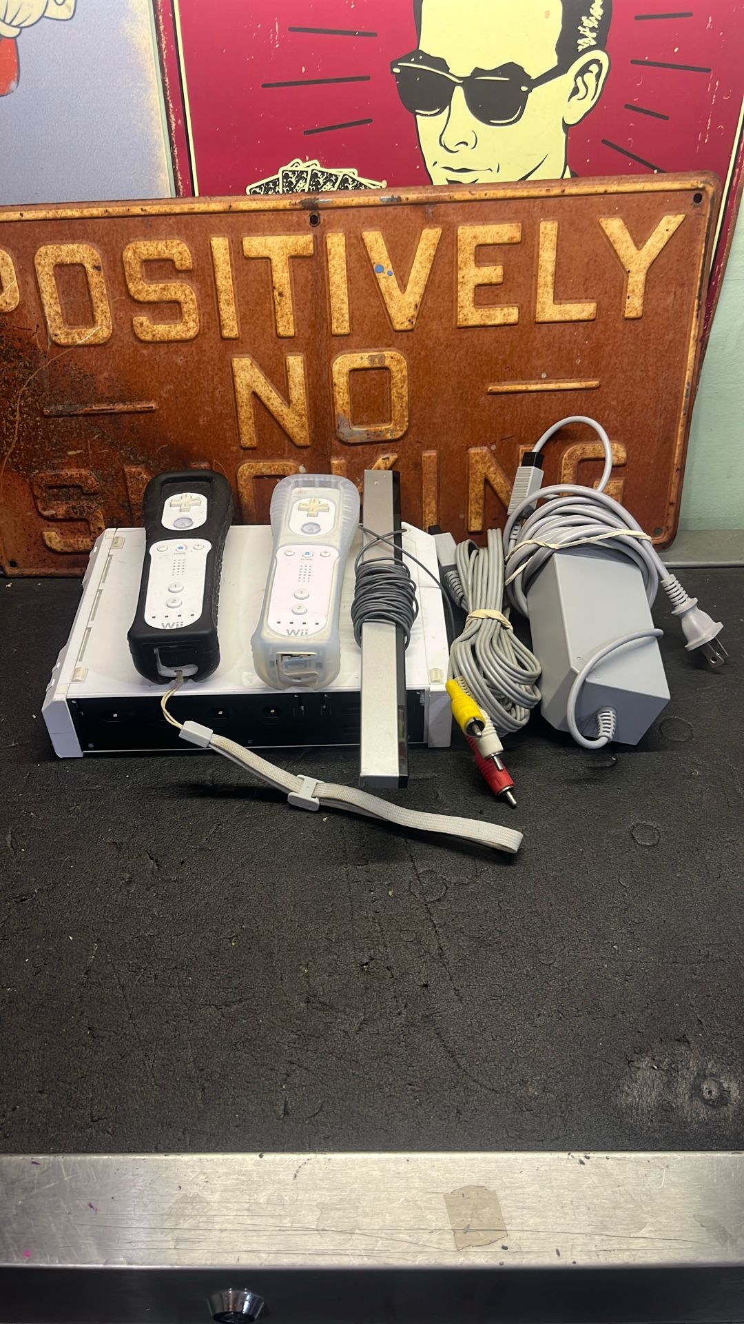 Nintendo Wii Bundle -white
