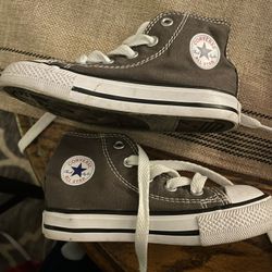 Toddler Converses Size7 