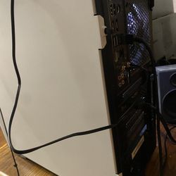 Gaming PC+keyboard+monitor 