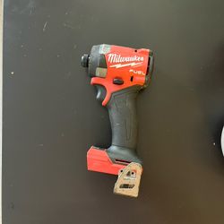 Milwaukee M18 Taladro De Impacto 4ta Generación $85 Firme Precio Tool Only 