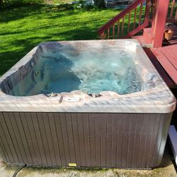 Signature Hot Tub