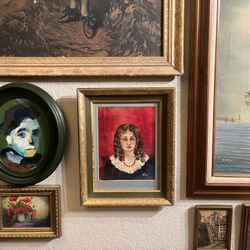 Small Vintage   Portrait Of Lady