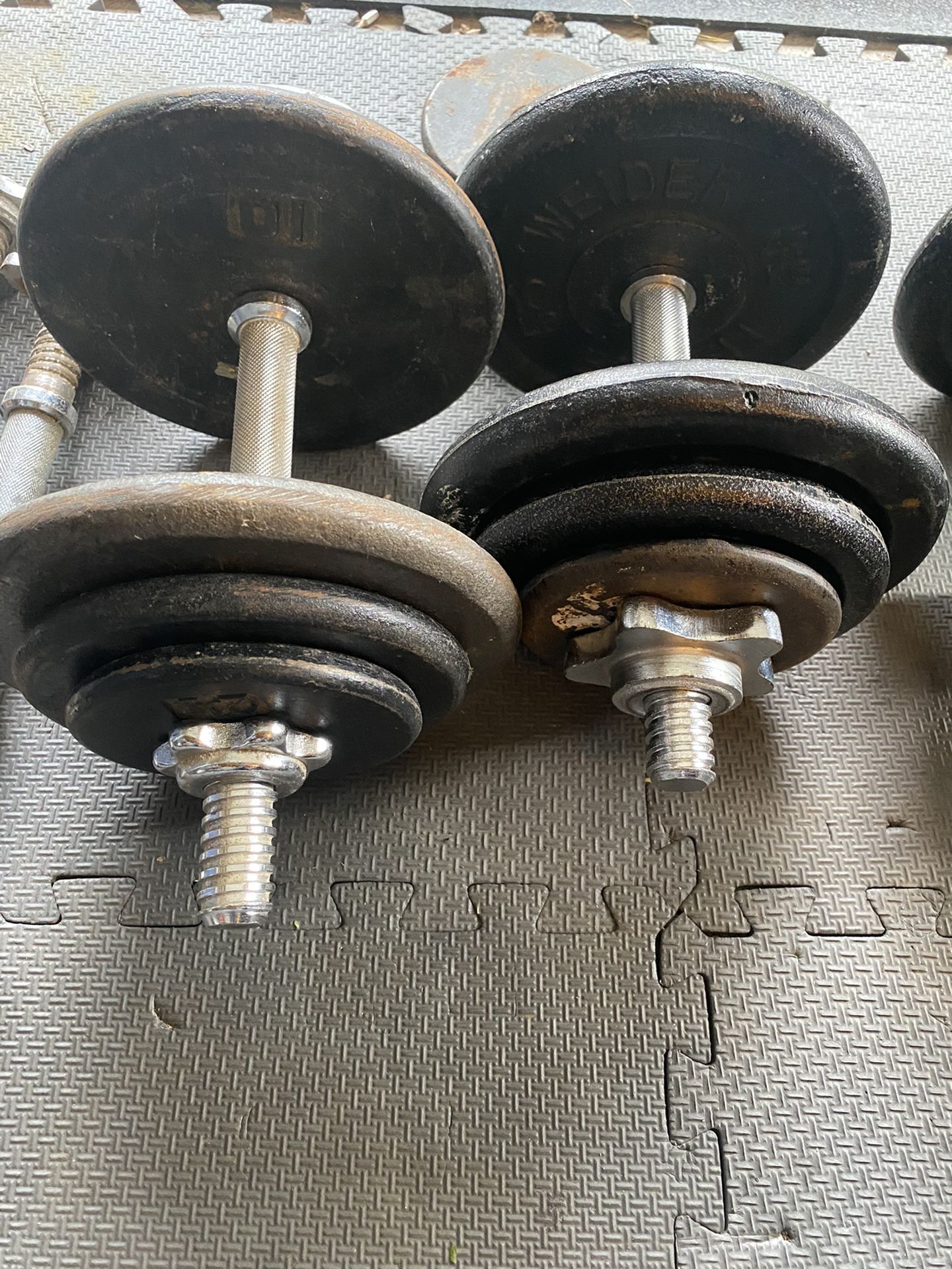 2 - 40 lb adjustable dumbbell weights - 80 lbs total