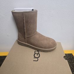 Ugg Classic Short Women Size 8