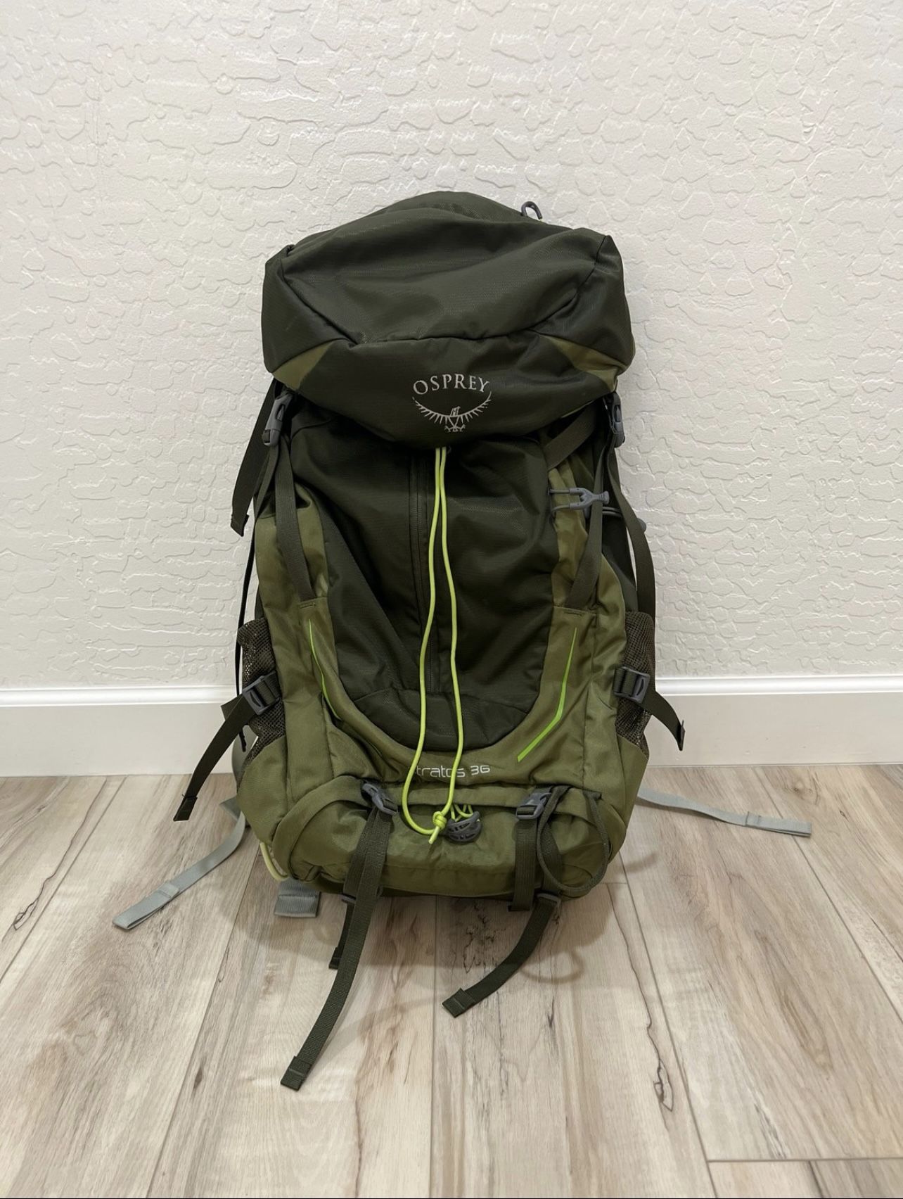 Osprey Stratos 36 Liter Men’s Medium/Large Backpack in Gator Green