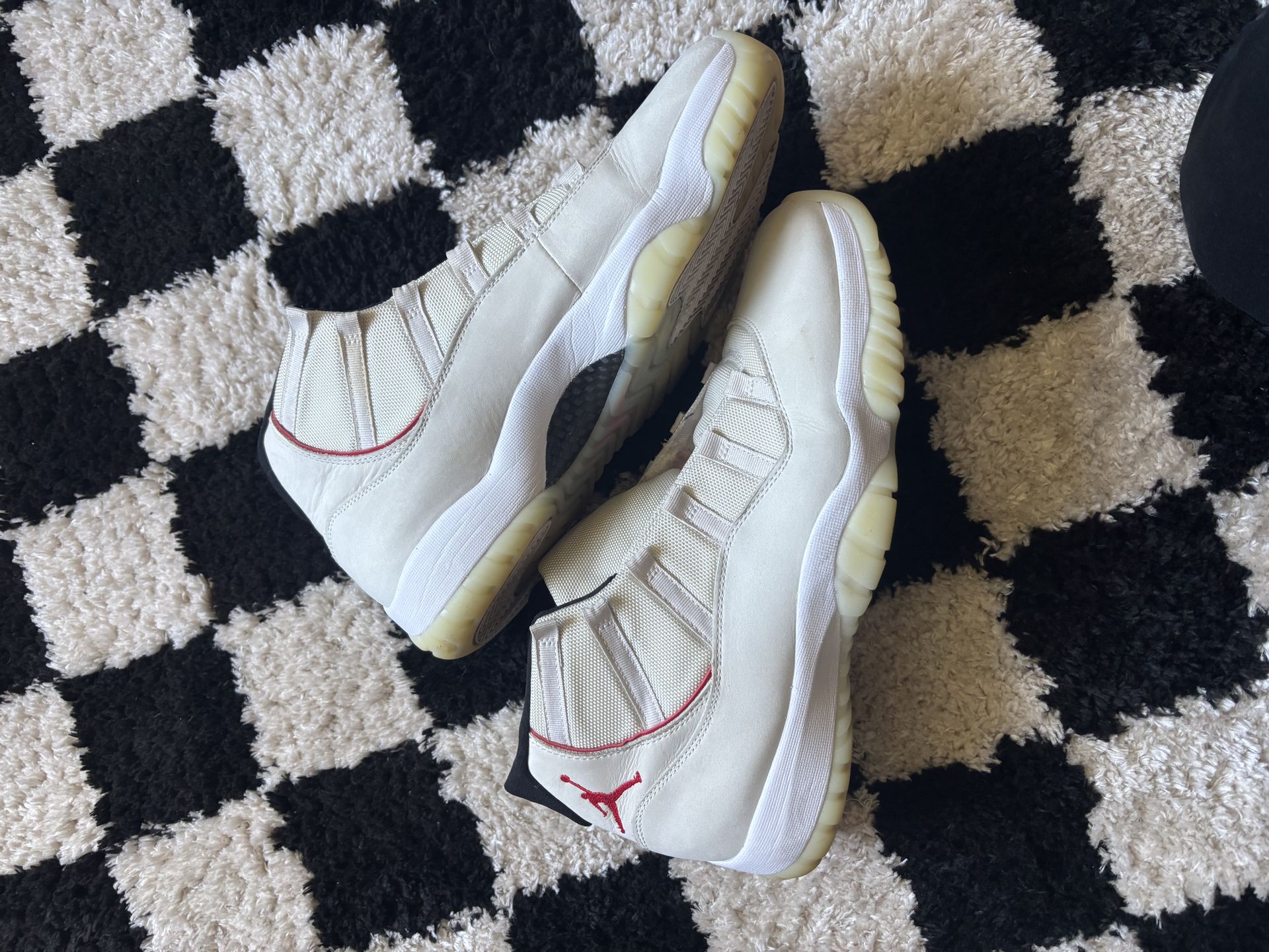 Jordan 11 platinum tint