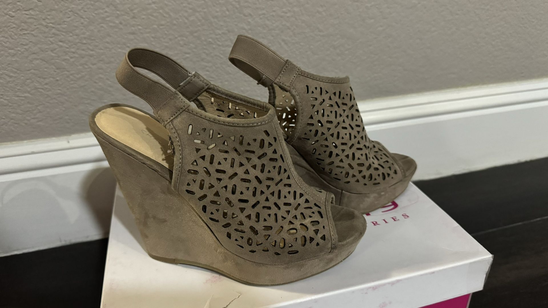 Beautiful Taupe Wedges Size 6 Retail Value $129.99+ Tax 