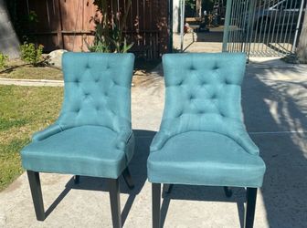 2 beautiful accent chairs