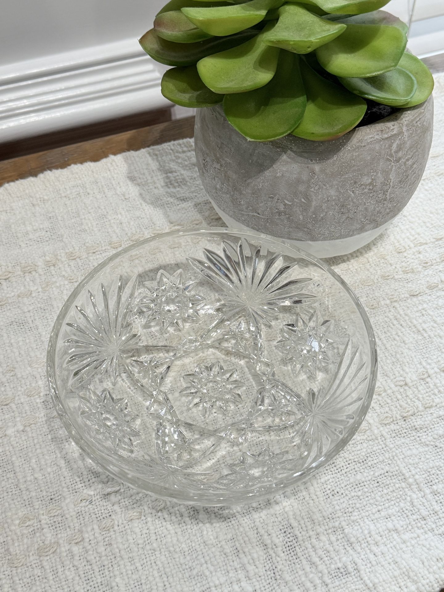 Vintage Anchor Hocking Star Of David Bowl 7”