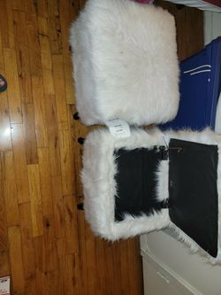 White fur stools