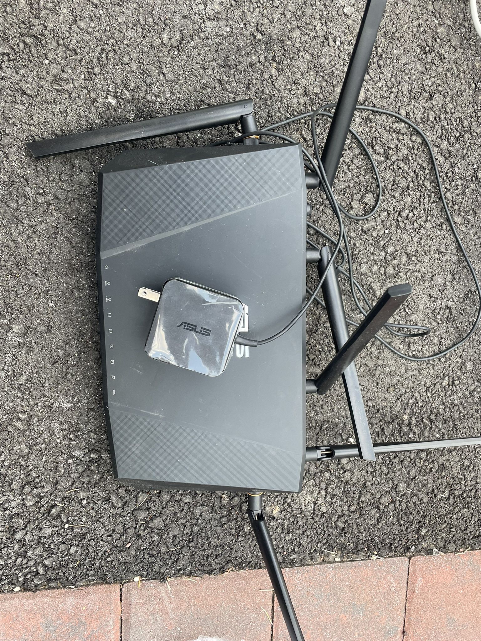 ASUS - Wireless-AC3200 Tri-band Gigabit Router Model: RT-AC3200