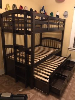 Triple bunkbed with storage