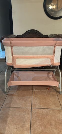 Pink Baby Bassinet Bedside Sleeper w/ Storage Shelf