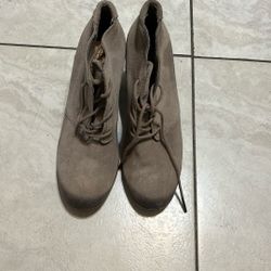 Tom’s Lace Boots Gray Size 9 Woman $ 45.00