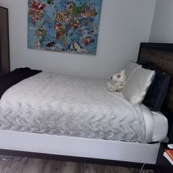 Rustic Wooden / Metal Queen Size Bed With Mattress 