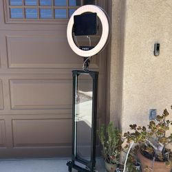 Truss & Clear Photo Booth Stand