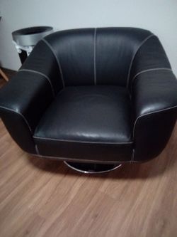 Swivel chair