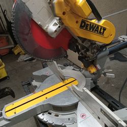 Dewalt Double Bevel 12" Compound Miter