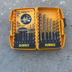 Dewalt Drill Set In Carring Case