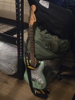 Squier Strat with amp