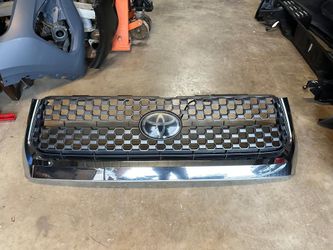 2018-2021 Toyota Tundra grille assembly