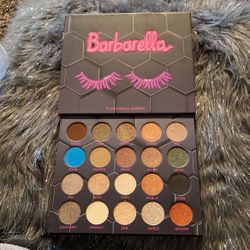 Barbarella Eyeshadow palette