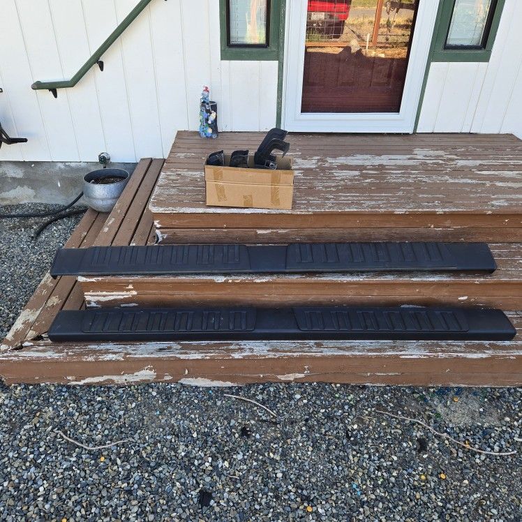 Chevy Silverado 3500HD 8' Bed (2015) RUNNING BOARDS