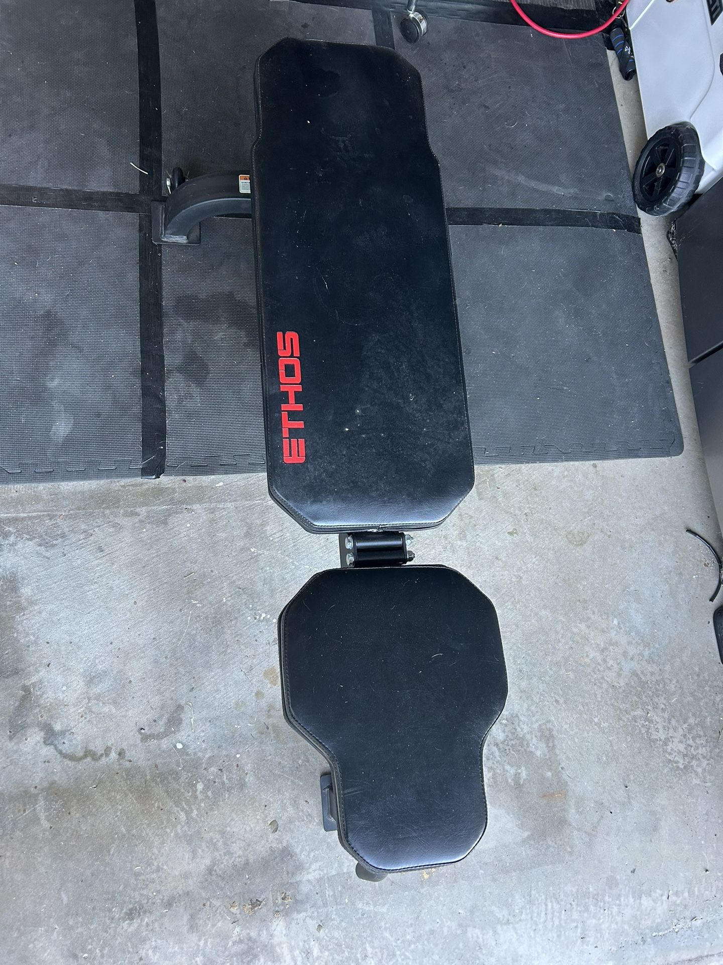 Adjustable Weight Bench