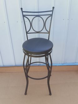 Counter height bar chair