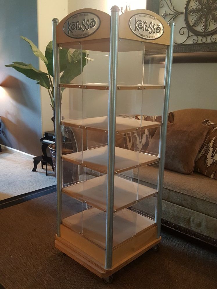Kerusso rotating t-shirt display