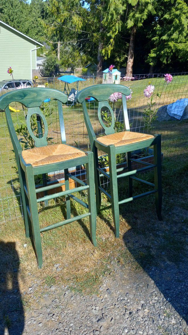 2 Bar Stool/chairs
