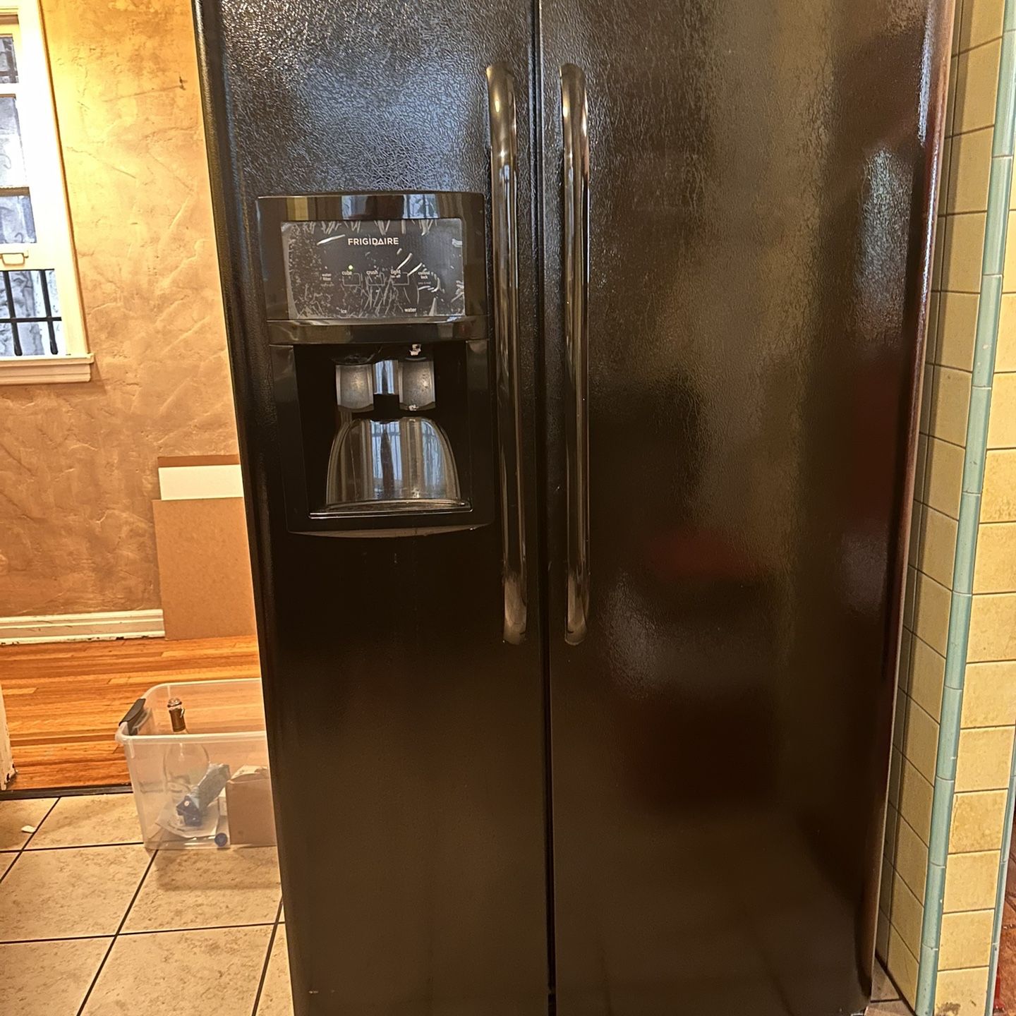 Frigidaire refrigerator 