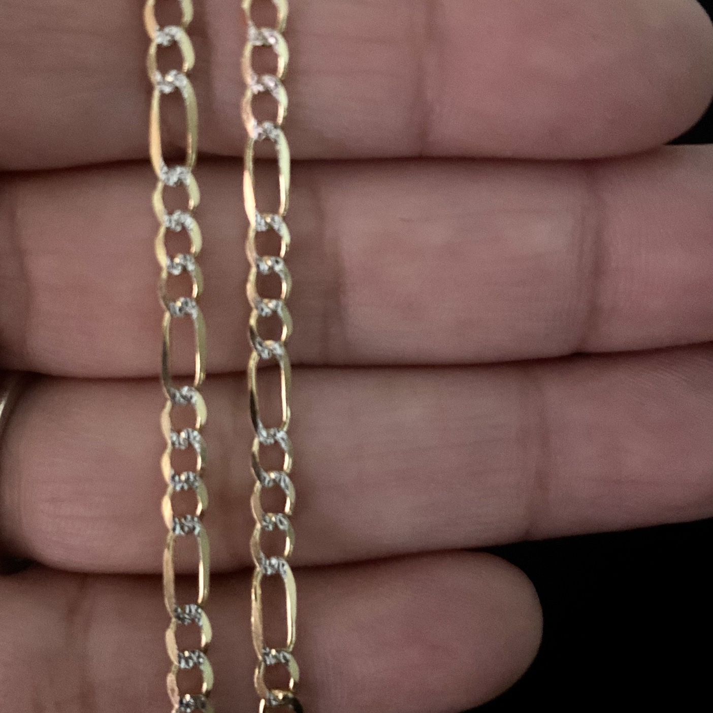 14k Gold Fígaro Chain Necklace 