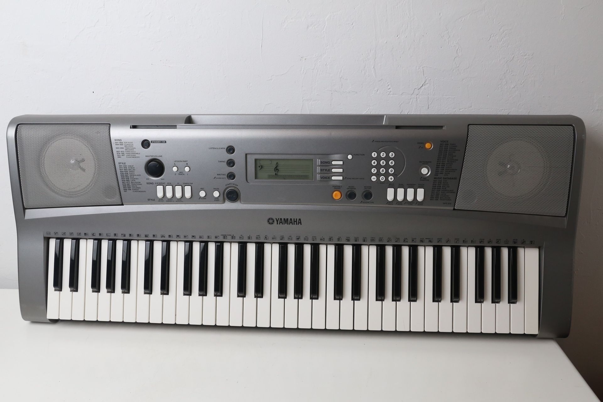 Yamaha Keyboard YPT-310 61 Keys