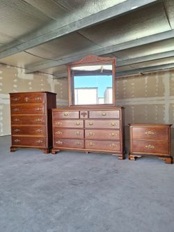 Dresser Set $320 FIRM