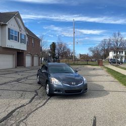2011 Nissan Altima 3.5sr sedan 4d