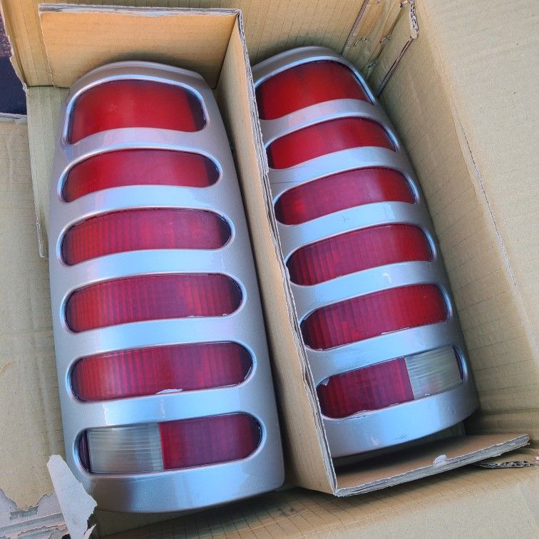 1998 Chevy Truck OEM LIGHTS WITH SHIELDS 50$