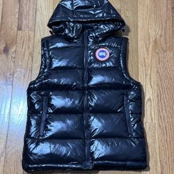 Medium Canada Goose Puffer vest
