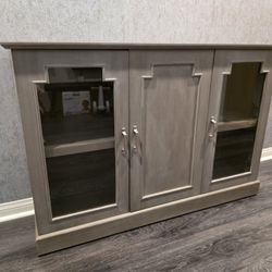 Gray Entry Way / Display Console