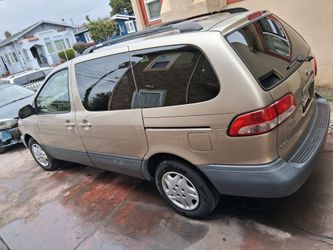 2003 Toyota Sienna   100k