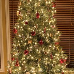 GE 1000 Light 7.5 Ft. Christmas Tree