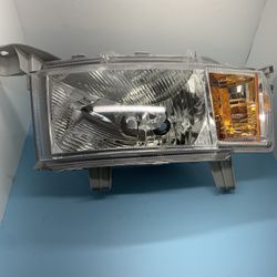 Headlight Replacement for 2004 - 2006 xB Base Wagon Left  and  Right  Side Assembly