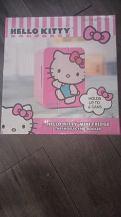 HELLO KITTY. REFRIGERATOR