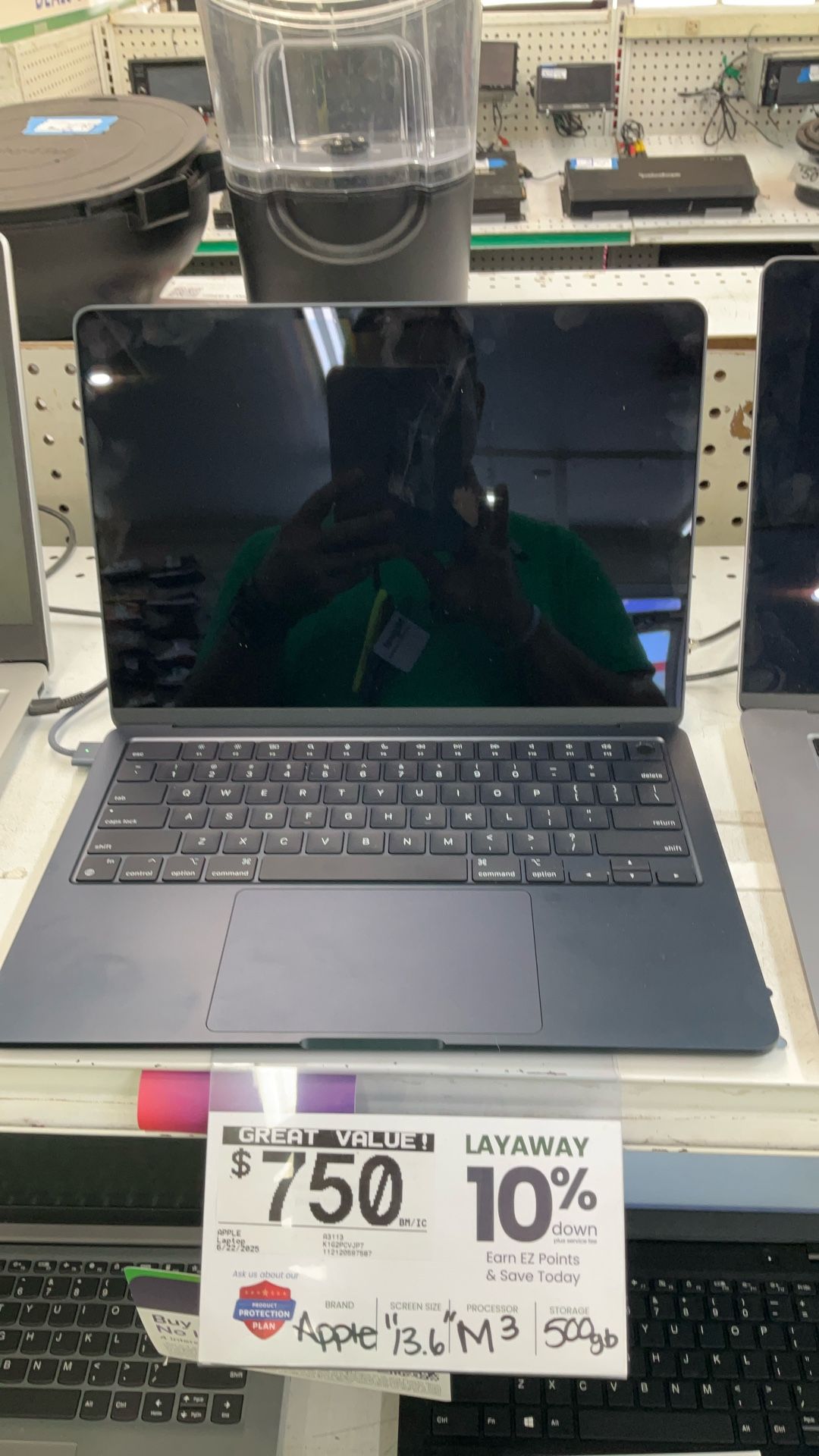 APPLE LAPTOP