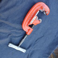 Rigid 4 wheel pipe cutter number 42 A.